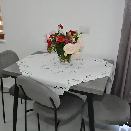 Apartament Cela Zhaban